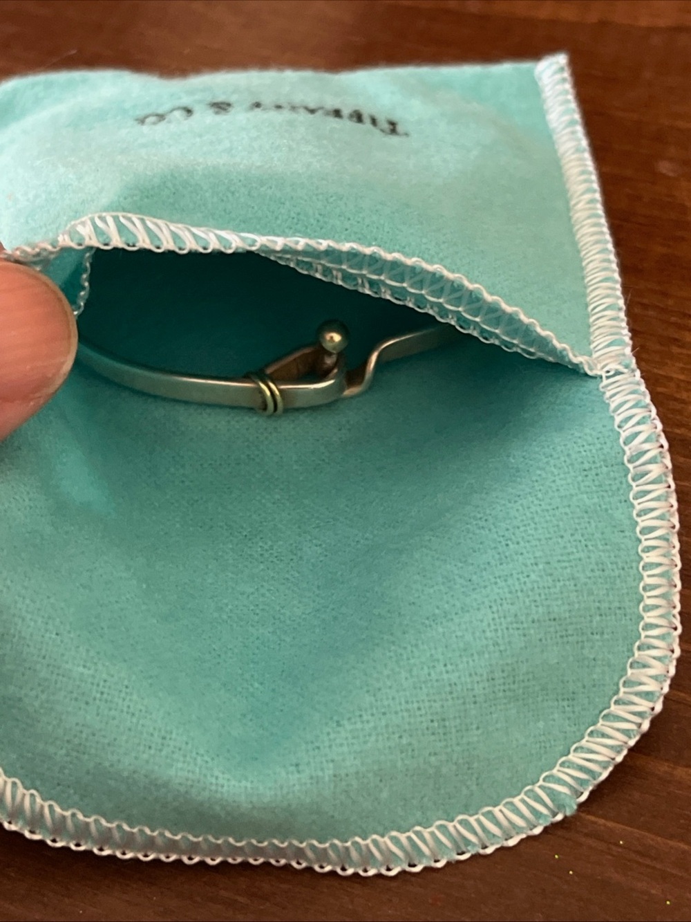 Tiffany & Co. hook and eye SS 925 Bangle with 18k yellow Gold Accents orig pkg - Picture 11 of 14